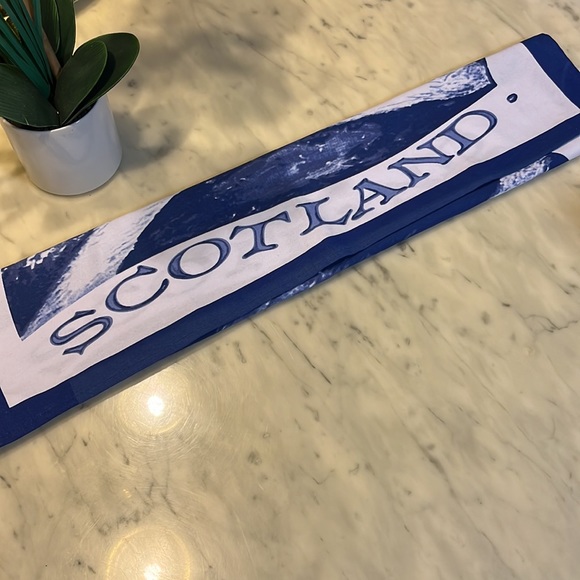 Vintage Hand Towel Tapestry Castles Scotland NWOT - Picture 2 of 16